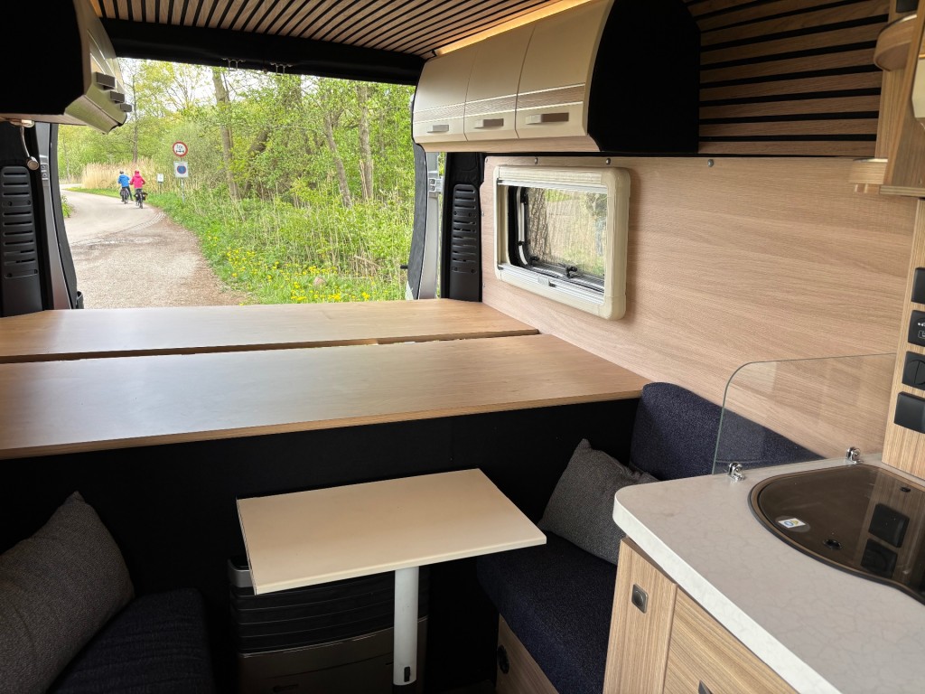 44430018-9.jpg