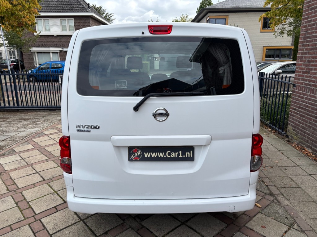 47534965-24.jpg