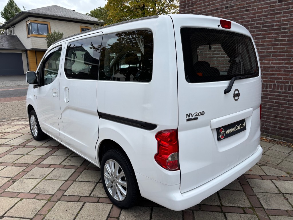 47534965-7.jpg