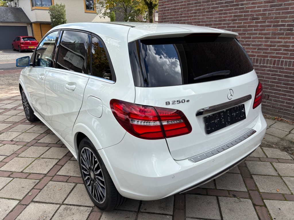 47592745-4.jpg